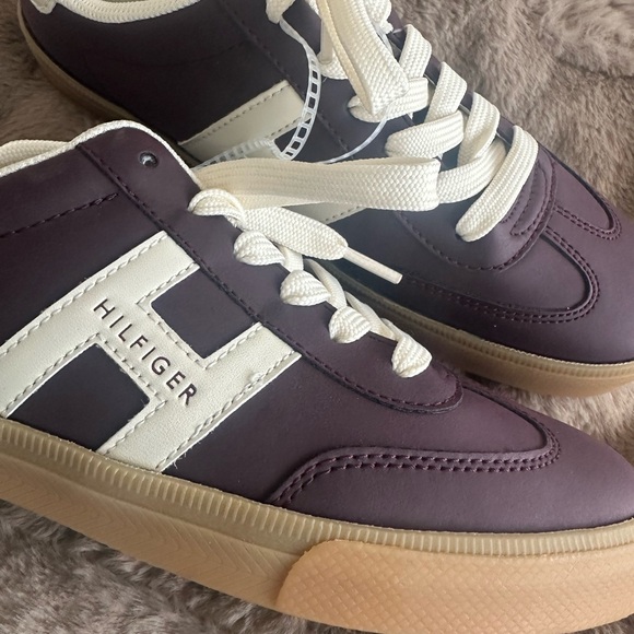 Tommy Hilfiger Women's Leather Sneakers in Deep Purple and Cream Size 8.5 - Picture 3 of 3